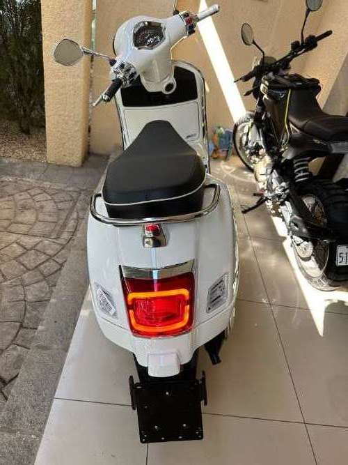 Vespa gts 300 italiana 1452971564