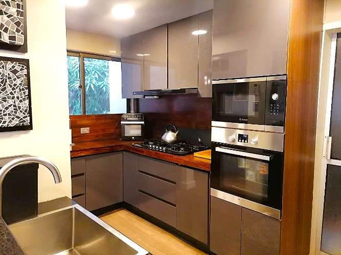 Dúplex en venta de 4 dormitorios +2 parqueos 4to anillo. próximo a la expocruz1349406768