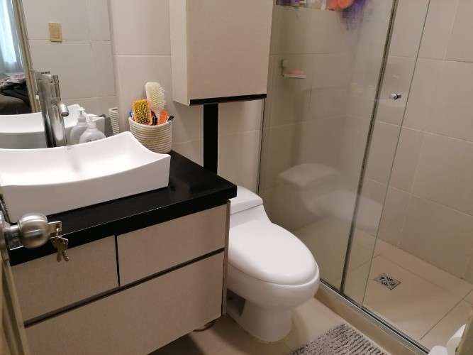 Dúplex en venta de 4 dormitorios +2 parqueos 4to anillo. próximo a la expocruz1349406768