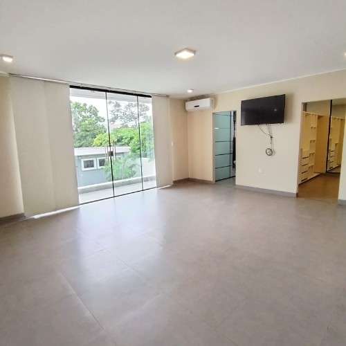 Amplia casa en alquiler amoblada en condominio zona norte433979614