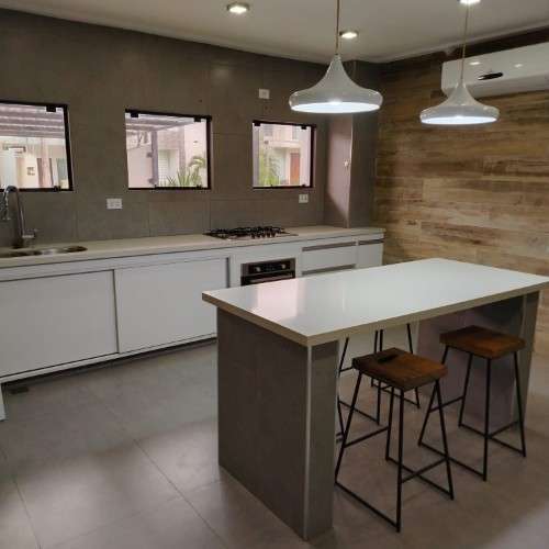 Amplia casa en alquiler amoblada en condominio zona norte433979614