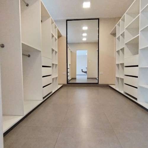 Amplia casa en alquiler amoblada en condominio zona norte433979614