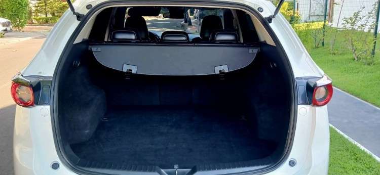 Vendo o permuto mazda cx5 skyactiv g año 2022 de imcruz cel 75018362  motor 2000cc 4x4 modo de manejo sport paletas en el volante radio cardplay  sensores de aproximacion aros 19 asiento de cuero pisos bandeja 5d todos sus mantenimientos en imcruz  eq481975132