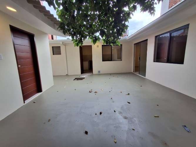 Casa en alquiler para empresa, consultorio, spa, veterinaria 915940385