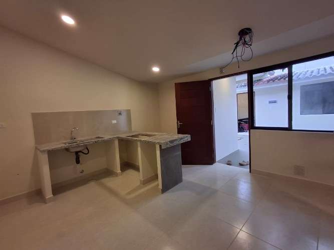 Casa en alquiler para empresa, consultorio, spa, veterinaria 915940385