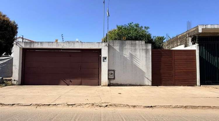 Casa de una planta en venta zona norte. 8vo anillo125151925