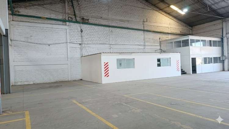 Galpon con oficinas en alquiler zona parque industrial407792719