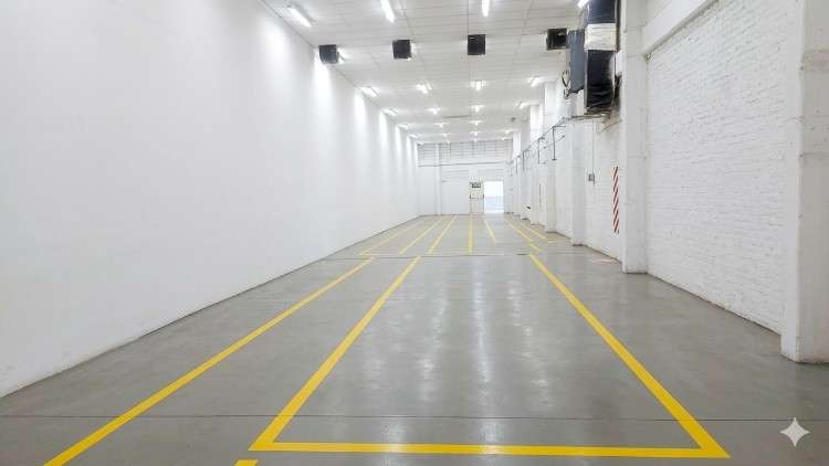Galpon con oficinas en alquiler zona parque industrial407792719