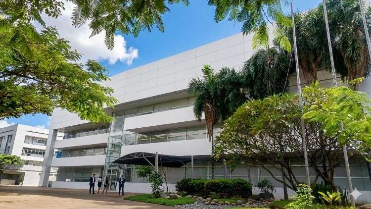 Galpon con oficinas en alquiler zona parque industrial407792719