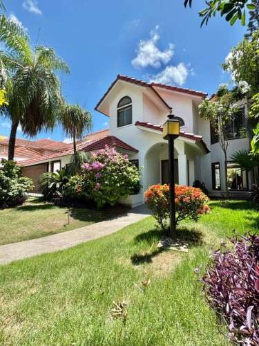 Alquiler casa 4 hab, 5 baños en condominio exclusivo oeste179544512