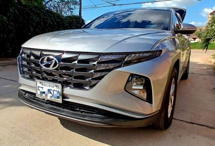 Vendo o permuto hyundai tucson 2023 de tienda cel 75018362 asiento de cuero motor 2000cc  encendido a boton pisos bandeja original 3 modos de manejo eco normal sport  sensores de aproximacion pisos bandeja mantenimiento en carmax  radio card play 5 aros d1748548722