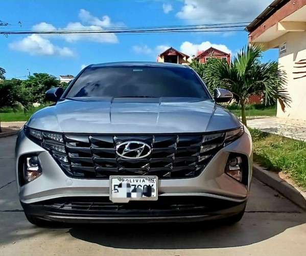 Vendo o permuto hyundai tucson 2023 de tienda cel 75018362 asiento de cuero motor 2000cc  encendido a boton pisos bandeja original 3 modos de manejo eco normal sport  sensores de aproximacion pisos bandeja mantenimiento en carmax  radio card play 5 aros d1748548722