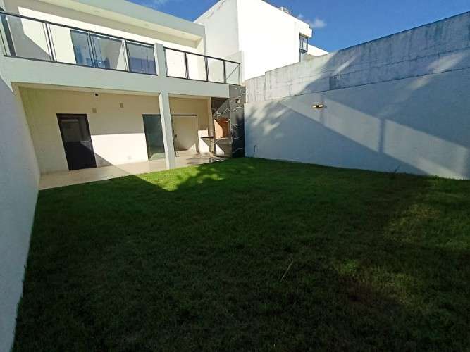 Casa en venta – 4 dormitorios / zona norte252180009