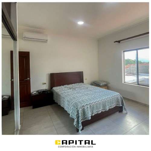 Amplia casa con piscina en venta zona santos dumont1338404117