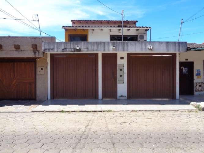 Casa comercial en venta sobre av. charcas. uso de suelo mixto689814858