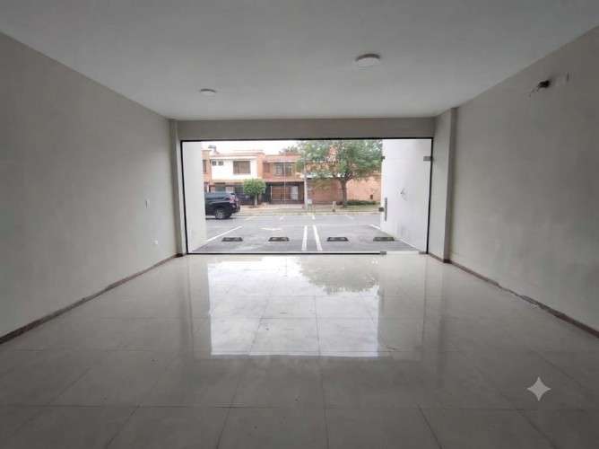 Local en alquiler en equipetrol 905408048