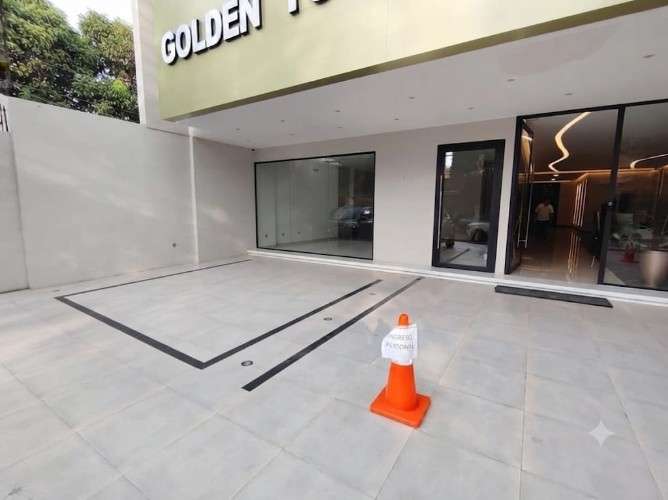 Local en alquiler en equipetrol 905408048