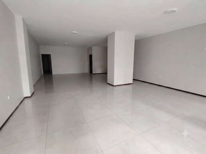 Local en alquiler en equipetrol 905408048