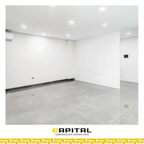 Oficina pequeña en alquiler en edificio corporativo sobre avenida alemana 3er y 4to anillo1936420424