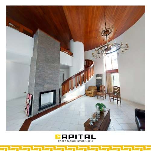 Casa con piscina y 5 dormitorios en alquiler en el barrio las palmas1787814483