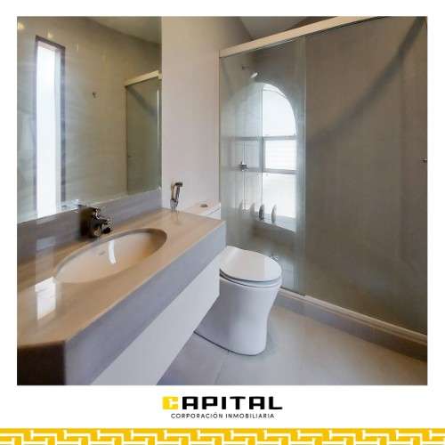 Casa con piscina y 5 dormitorios en alquiler en el barrio las palmas1787814483