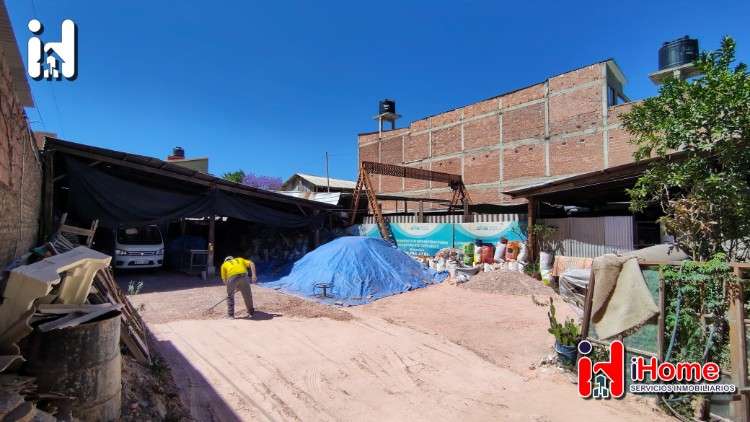 Ideal lote de terreno en venta, amplio con construcción en zona sarcobamba1951275697
