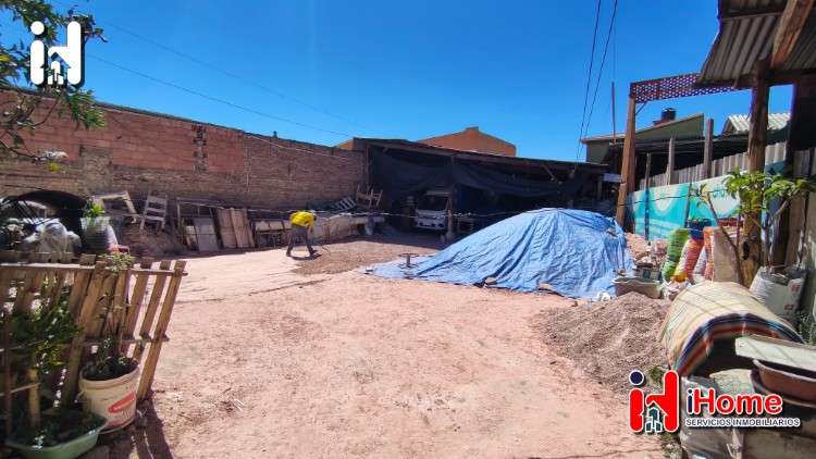 Ideal lote de terreno en venta, amplio con construcción en zona sarcobamba1951275697
