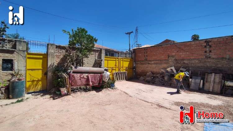 Ideal lote de terreno en venta, amplio con construcción en zona sarcobamba1951275697