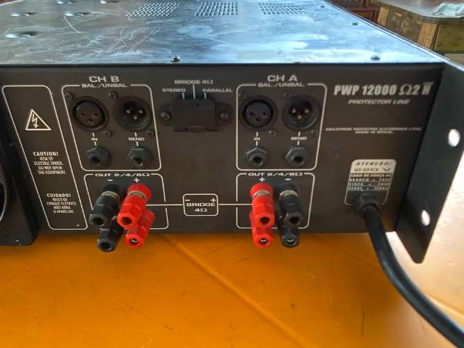 Amplificador de sonido profecional 1019457338