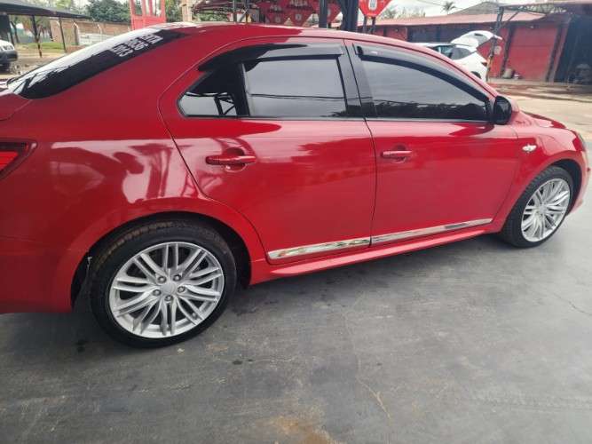 Vendo de ocasión impecable suzuki kizashi 2013 cel 75018362  importado incruz  asientos cuero  techo solar el mas full  aros 18 originales precio 130.000bs precio charlable341861515