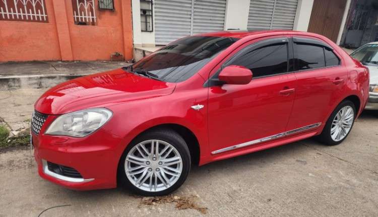 Vendo de ocasión impecable suzuki kizashi 2013 cel 75018362  importado incruz  asientos cuero  techo solar el mas full  aros 18 originales precio 130.000bs precio charlable341861515