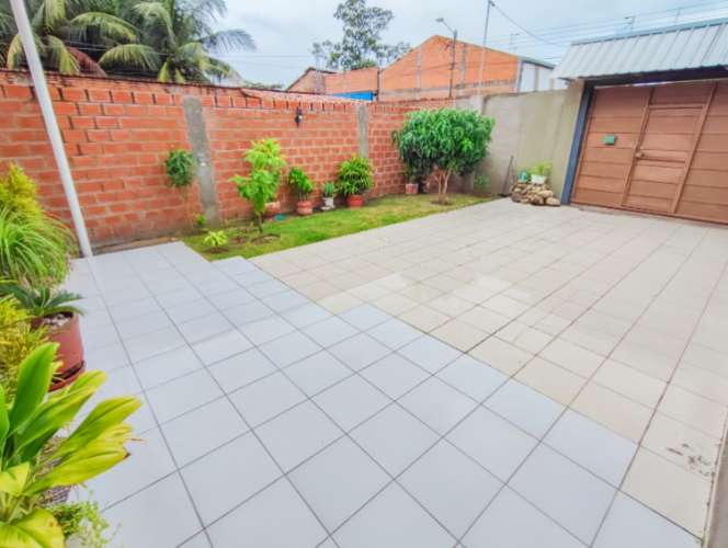 Casa en venta km 9 cerca a la avenida banzer942459036
