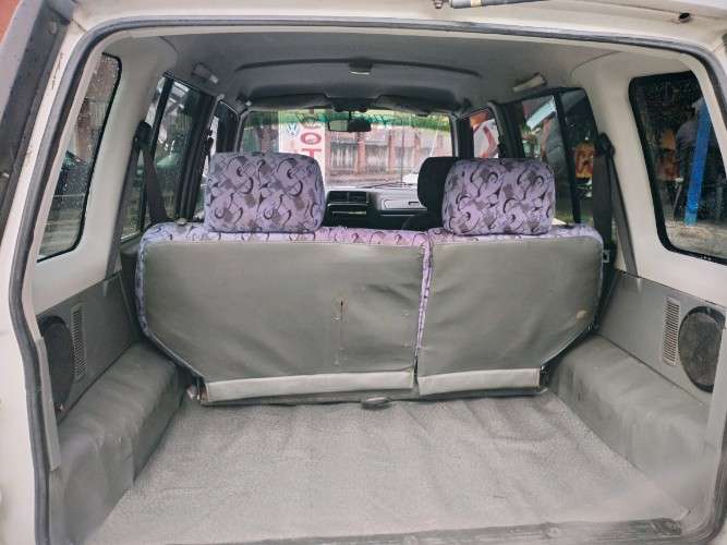 Vendo bonita vagoneta japonesa suzuki escudo 97 4x4 cel 75018362  motor en linea 2000cc / automatica vidrios eléctricos aros de magnesio 5 puertas en el precio 86000 bs incluye el cambio de nombre1995916572