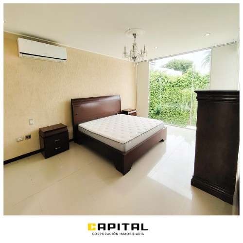 Casa con piscina en alquiler en condominio colinas del urubo i311516847