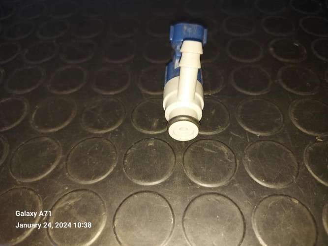 4 inyectores bosch originales para volkswagen golf o jetta año 2000 a 2006423032046