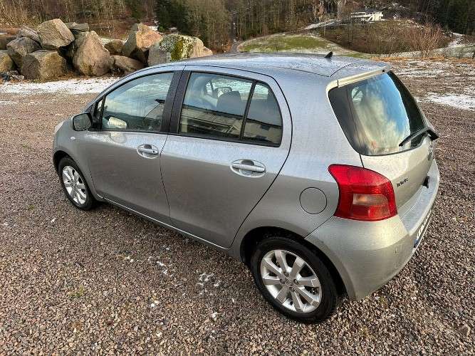 Toyota yaris679829914