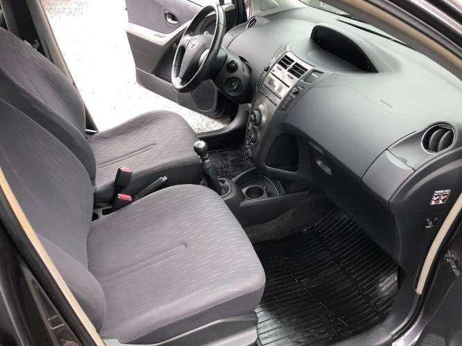 Toyota yaris679829914