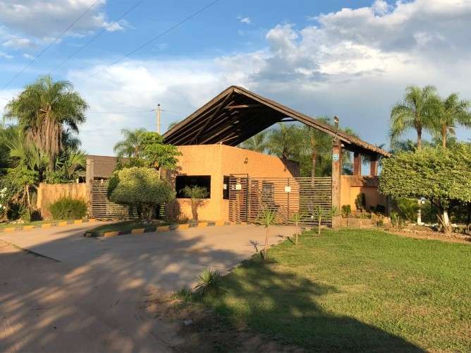 Amplio lote de 1740m2 en urbanización exclusiva al norte1580242504