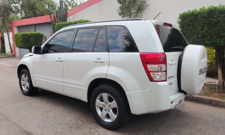 Vendo hermosa vagoneta grand vitara 2016 de imcruz cel 75018362 4x4 a gasolina 1605828544