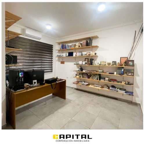 Amplia casa con piscina en venta zona santos dumont1338404117