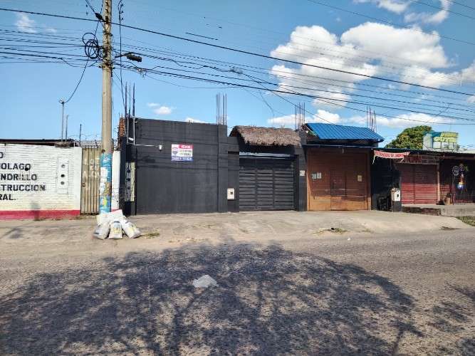 Atención invercionistas propietaria vende casa apta para construcción de edificios, bancos, condominios, interesados 77078505 1649892790