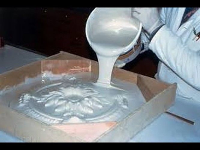 Формы для гипса из силикона. Формы для заливки из гипса картона. Шликерное литье в гипсовые формы. Силиконовая форма для литья из гипса. Литье жидкого пластика в силиконовую форму.