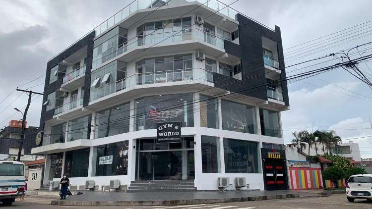 Zona sur 2do. anillo av. trompillo – 1er. piso local comercial en anticretico1429309040