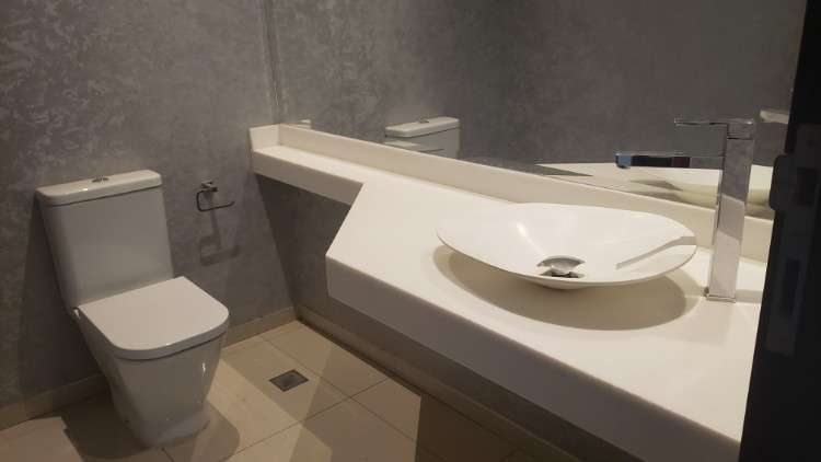 Amplio departamento en alquiler de 3 suites – equipetrol921515615