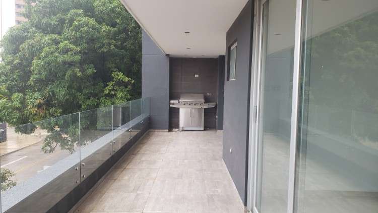 Amplio departamento en alquiler de 3 suites – equipetrol921515615