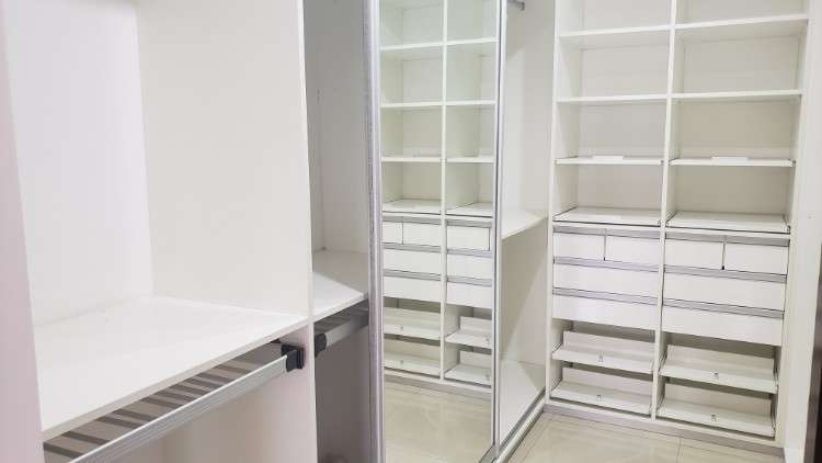 Amplio departamento en alquiler de 3 suites – equipetrol921515615