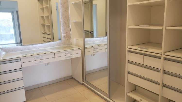 Amplio departamento en alquiler de 3 suites – equipetrol921515615