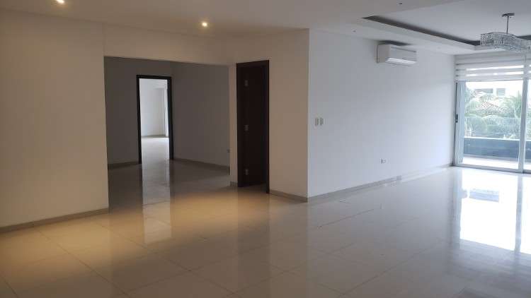 Amplio departamento en alquiler de 3 suites – equipetrol921515615