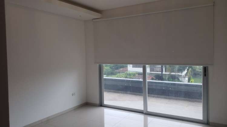 Amplio departamento en alquiler de 3 suites – equipetrol921515615