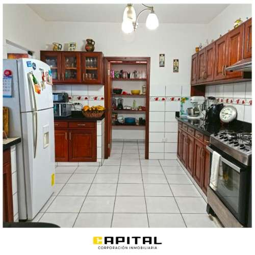 Amplia casa + departamento en venta en zona norte157633479